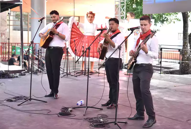 El Encuentro de Duetos y Tríos Huilenses exalta el legado musical y artístico de la región