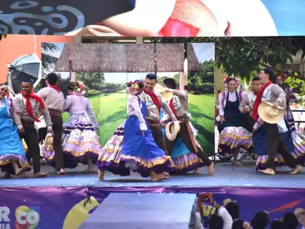 Brillante despliegue de tradición y talento en el Encuentro Departamental de Danzas “César Marino Andrade”