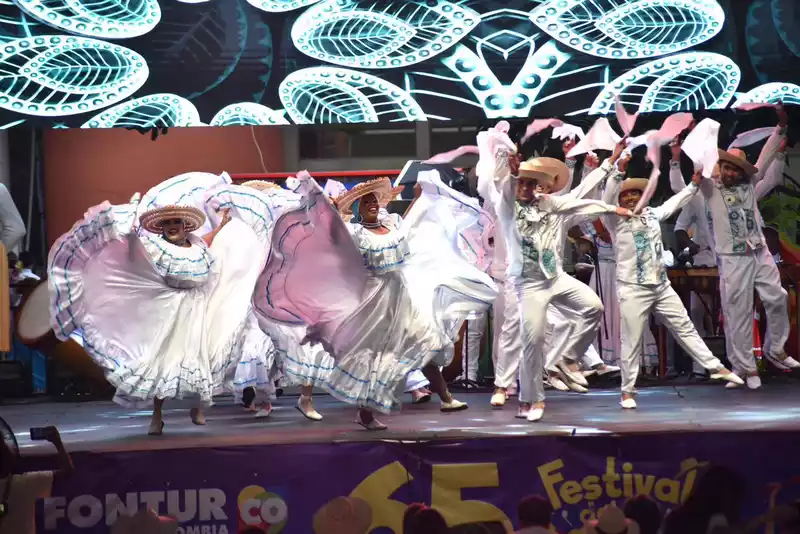 Agrupaciones Nacionales e Internacionales cautivaron a asistentes, turistas y amantes del folclor con muestras artísticas en el encuentro “Inés García de Drurán”